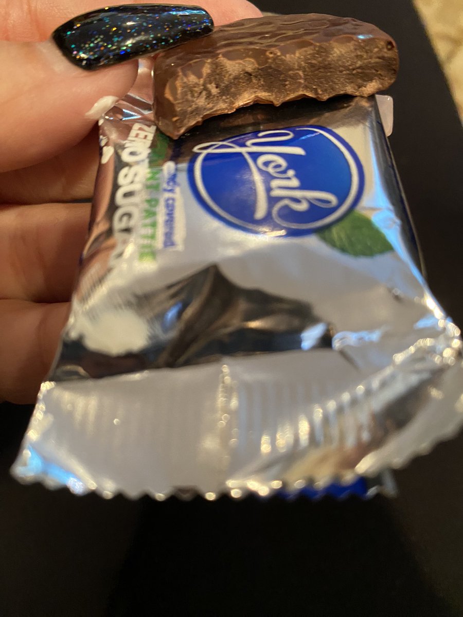 Hey <a href="/Hersheys/">HERSHEY'S</a> I got all patty and no peppermint! Do I win a prize? 😂