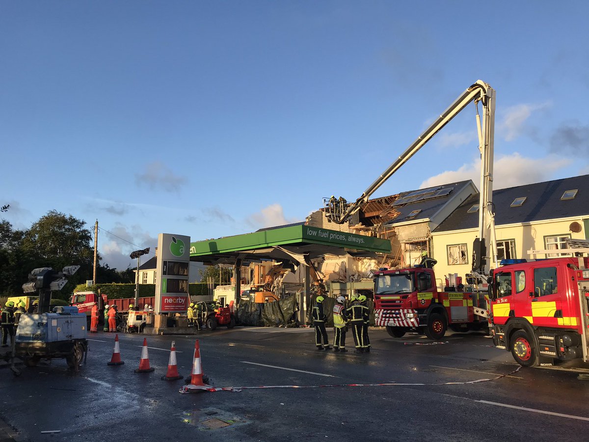 ciarano71's tweet photo. I arrived in Creeslough in darkness this morning and left in darkness this evening. One of the things I take away is admiration for the strength of a great community in the face of such tragedy. https://t.co/QRpfIl7CcE