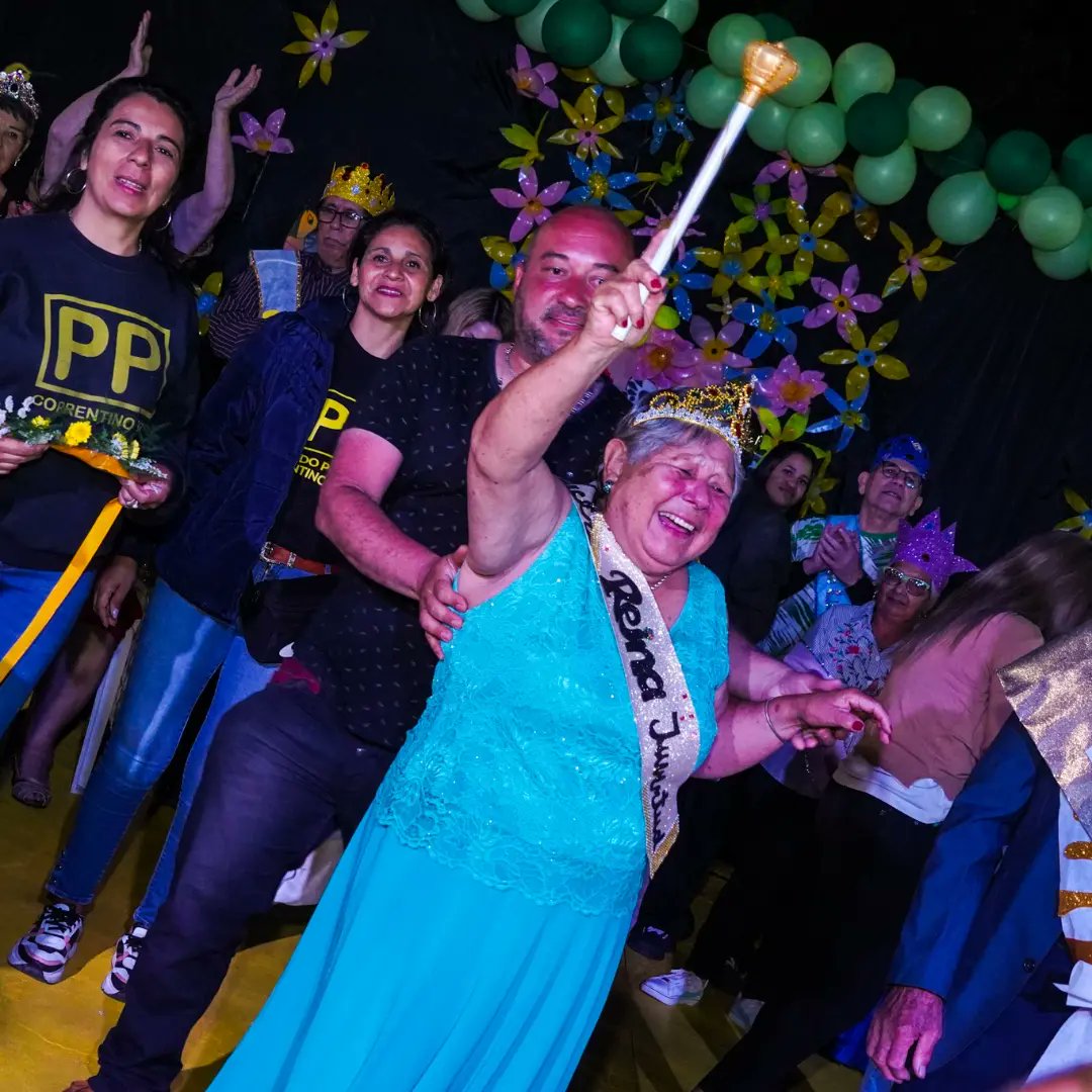 Melimecca's tweet photo. Postales de la fiesta de la primera 🌻🌷compartiendo junto a 23 clubes de abuelos de #ciudaddecorrientes.

Felicitaciones a todo el equipo del Programa Integral de Adultos Mayores (PIAM) que junto al #comitécapital pudimos recibir a 700 adultos mayores, con música y concursos.💛 https://t.co/XJ28b1CwvH
