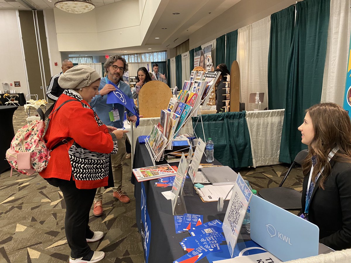 PollyGlotPress's tweet photo. Our #WorldLanguageTeaching profession improves hand-in-hand with the products, services and organizations that support us. Thanks to @FLANC_WorldLang exhibitors @KlettWL @LTILanguageTest @WorldStrides @carnegielearn https://t.co/hc5jxyyQaN