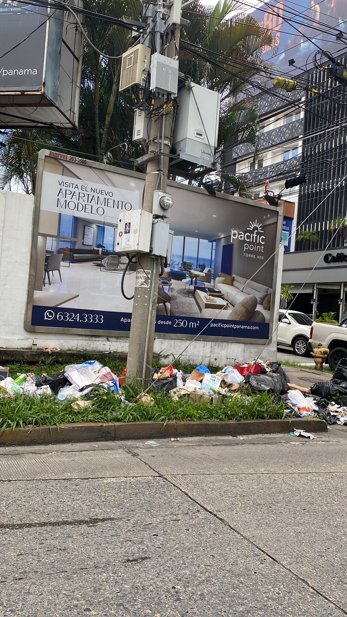 Denuncias_C3's tweet photo. Como esta la basura por todo Panamá y ellos haciendo politica… https://t.co/RecUJwMJiR