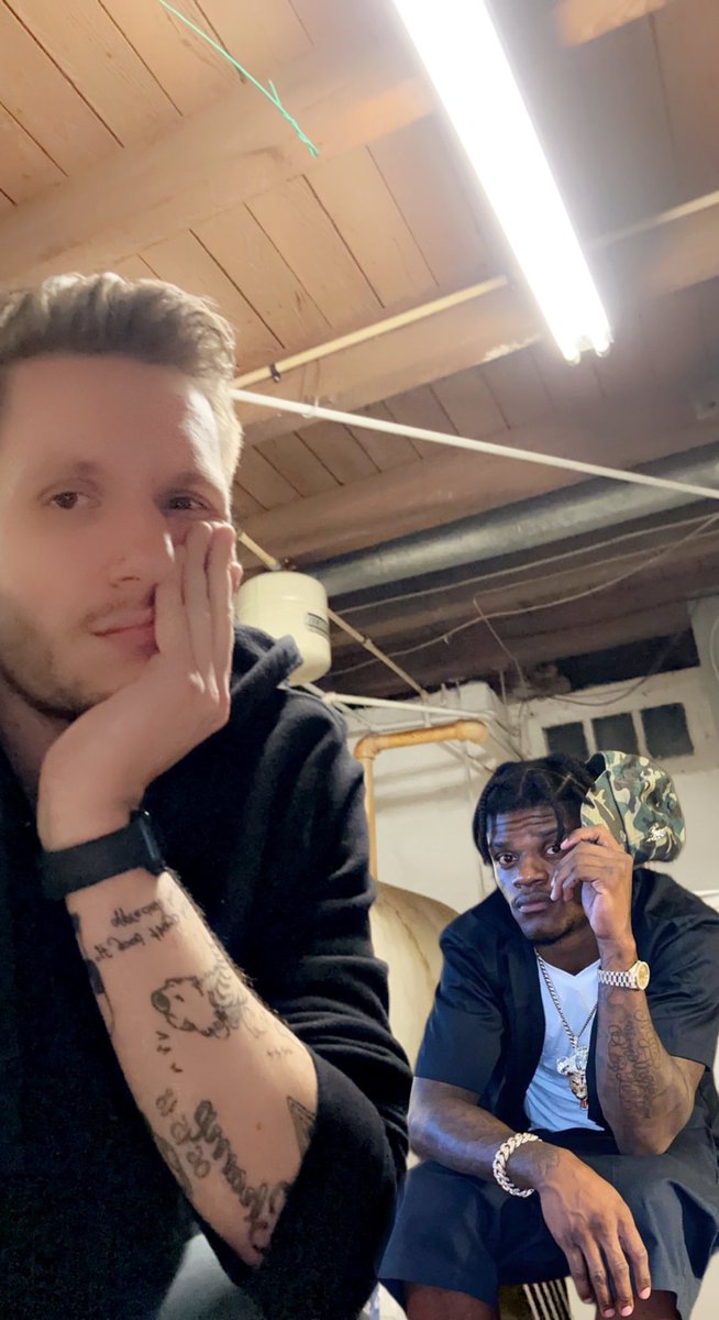 FlockCwood's tweet photo. @Lj_era8 Aye bro thanks again for coming thru the crib.  sorry the chicken I made was dry and unseasoned. It’s how I was raised to make it. https://t.co/VRAhtr87H3