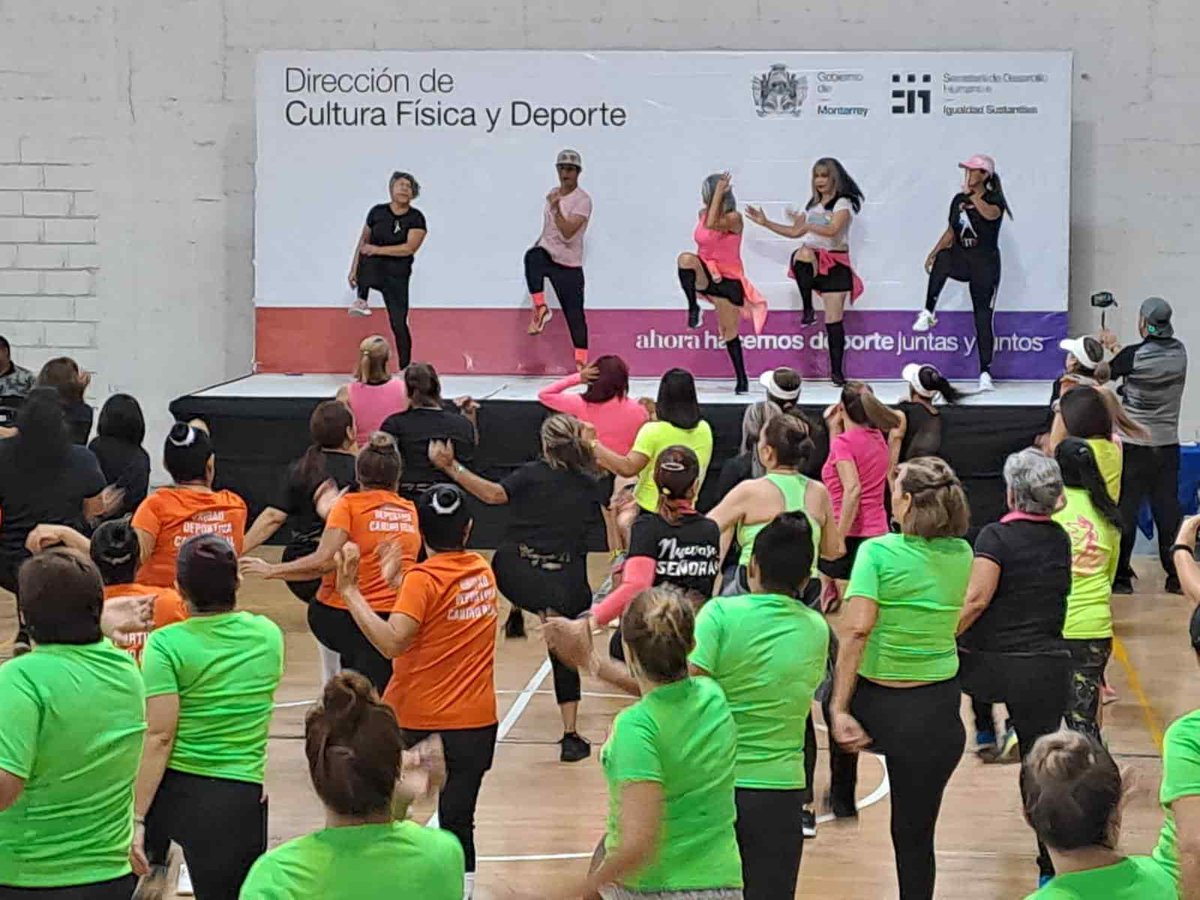 POSTADeportes's tweet photo. Regias bailan contra el cáncer de mama 

✍🏻 @gracefherrera 

➡️ https://t.co/0fFU2y4UPI https://t.co/PO0pCyGwQ2