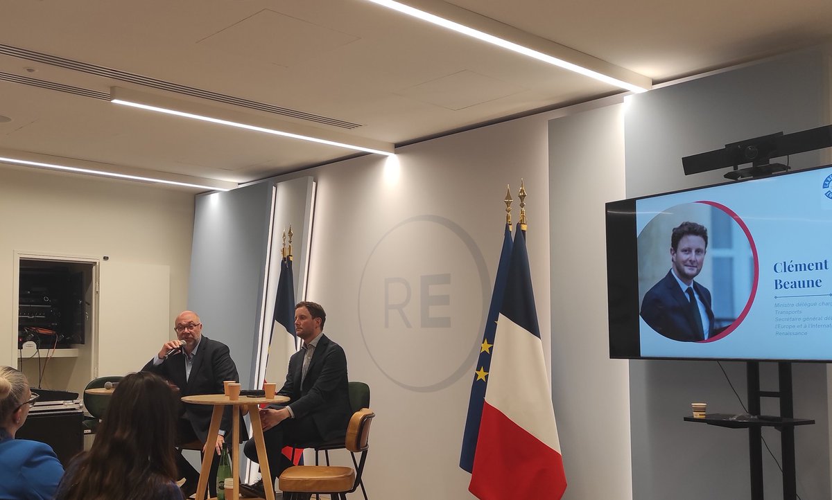 RenaissanceUE06's tweet image. Merci à @CBeaune pour ses encouragements pour le dynamisme du réseau @RenaissanceUE dans toute la 🇲🇫 et l&apos;🇪🇺
Devant près de 250 élus regroupés pour la rentrée de @RepEnsemble , nous avons évoqué #lEuropeEstLa pour promouvoir les réalisations de l&apos;🇪🇺 au coeur de nos territoires