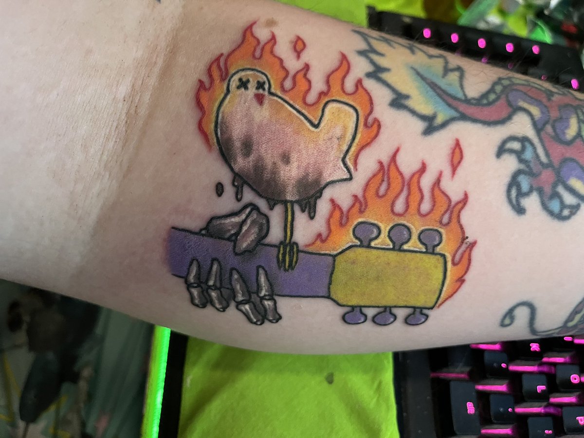 thegamestreamtv's tweet photo. As a survivor of Woodstock ‘99 at 7 years old, I got the Woodstock logo with a little flair to match the events of the weekend! https://t.co/exV1DVVWZH