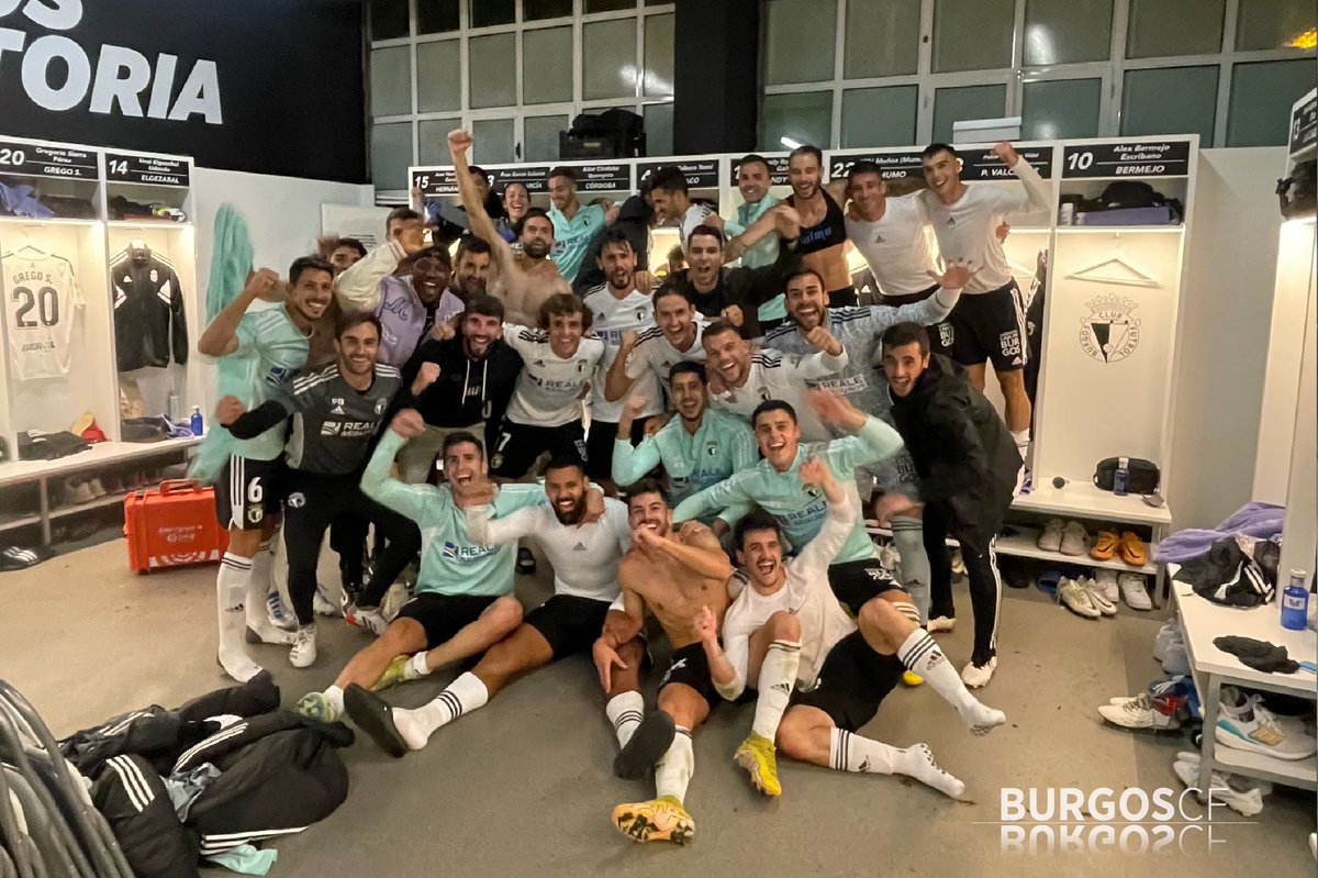 Unai3Elge's tweet photo. EQUIPAZO. Orgullo.
Mucho trabajo detrás.
PLANTÍO a reventar.
⚔️🛡️🔒🤍🖤

Que más se puede pedir?
Vamos por más!!
@Burgos_CF https://t.co/NMfi2tGW0y