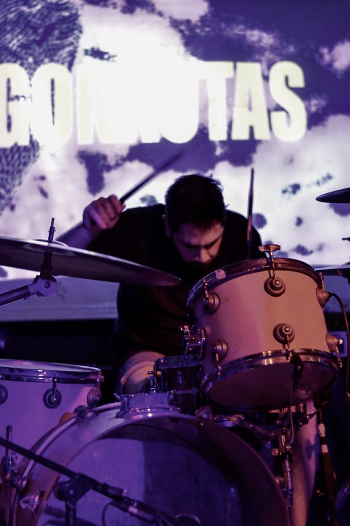 Furgonautas's tweet photo. ⚡️¡GRACIAS!⚡️

Hermosa noche internacional junto a @killaniston y @sad_saturno desde México 🇲🇽 y Udyat 🇦🇷.

📷 siempre @cunadecuentos2 🥰

⚠️ Próximo show: Sábado 5 de noviembre en Vadenuevo junto a F.A.N y Mermelada Cosmica. Pronto toda la data. https://t.co/7HAhPXRAAX