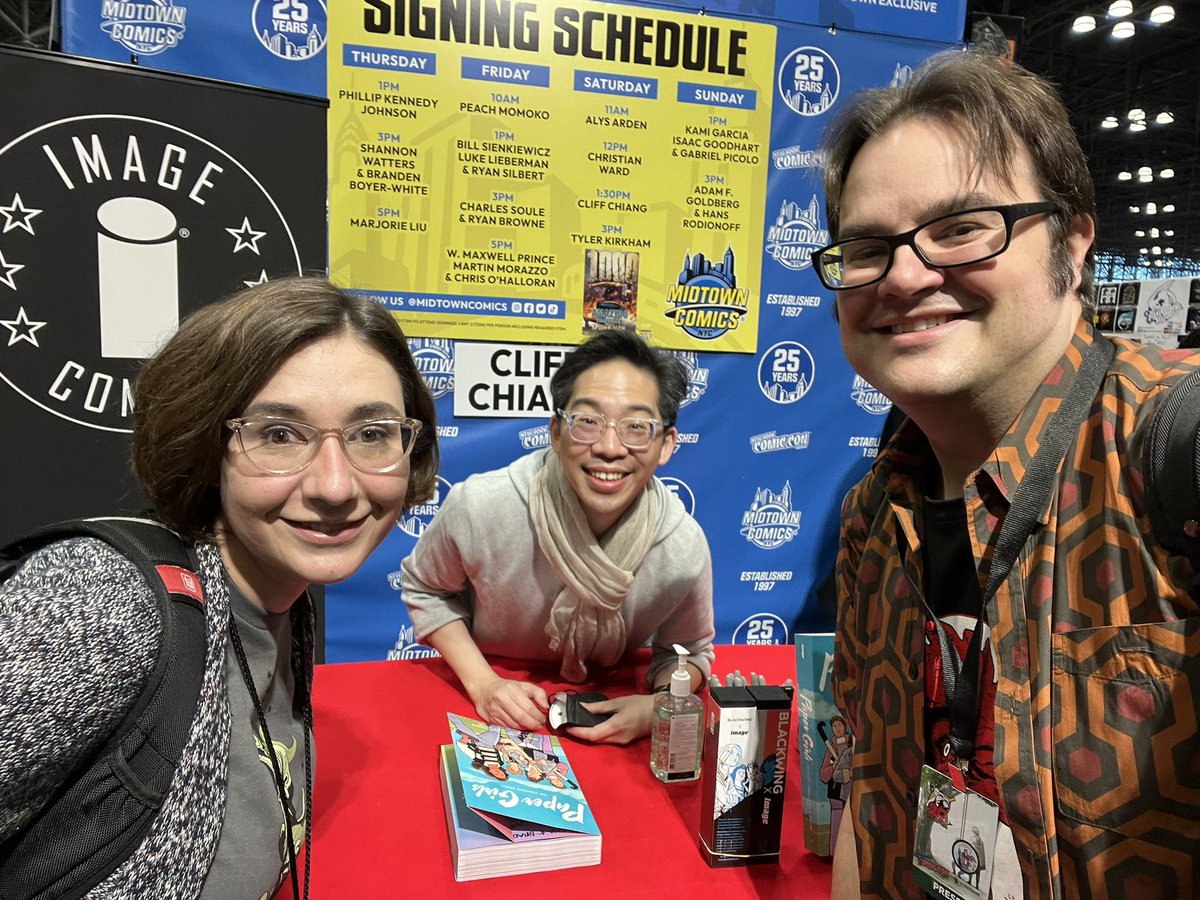 CBCCPodcast's tweet photo. Cornered @cliffchiang at the @MidtownComics booth, gushed profusely about #PaperGirls He officially gave his blessing of our @karen_xmenfan CBCC show poster❤️❤️ #NYCC https://t.co/mo37WwksgO
