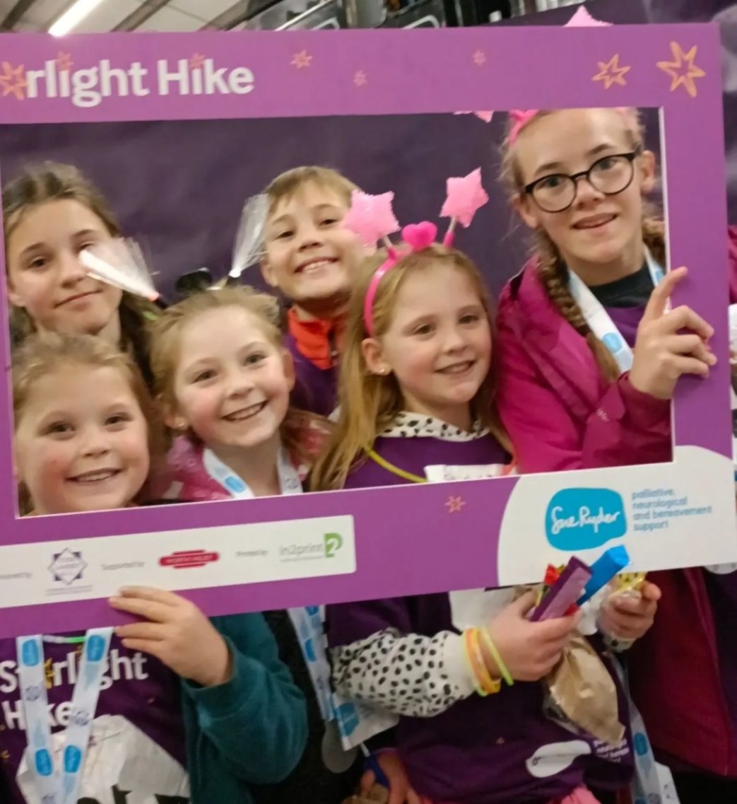ShellLouise10's tweet image. I couldn't be prouder of my children and their friends walking the 10k Manorlands Starlight Hike, something close to all our hearts ❤️👏 well done to all that walked tonight for such an amazing cause #starlighthike2022 #soproud