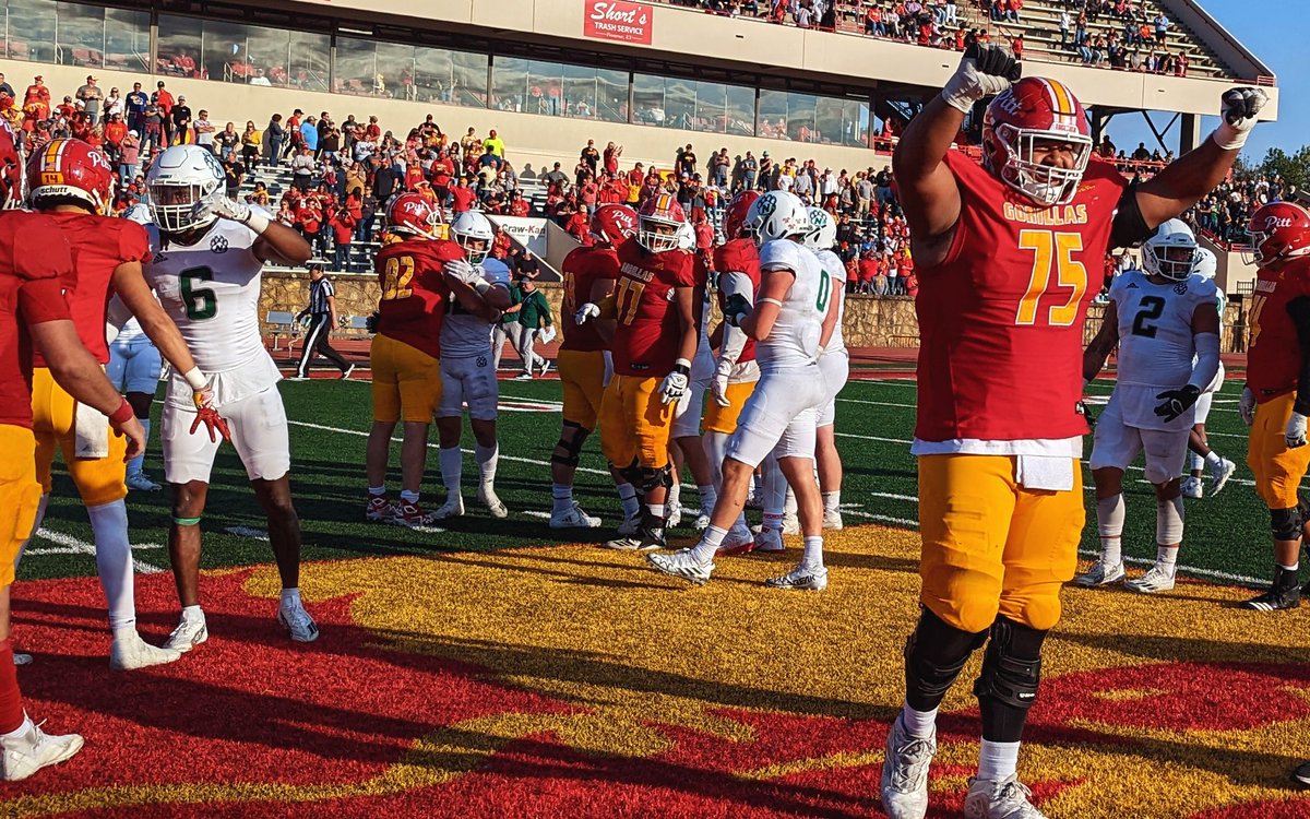 FINAL: #7 Pitt State tops #9 Northwest Missouri 24-22.

The Gorillas stop a 2-point conversion to win it.