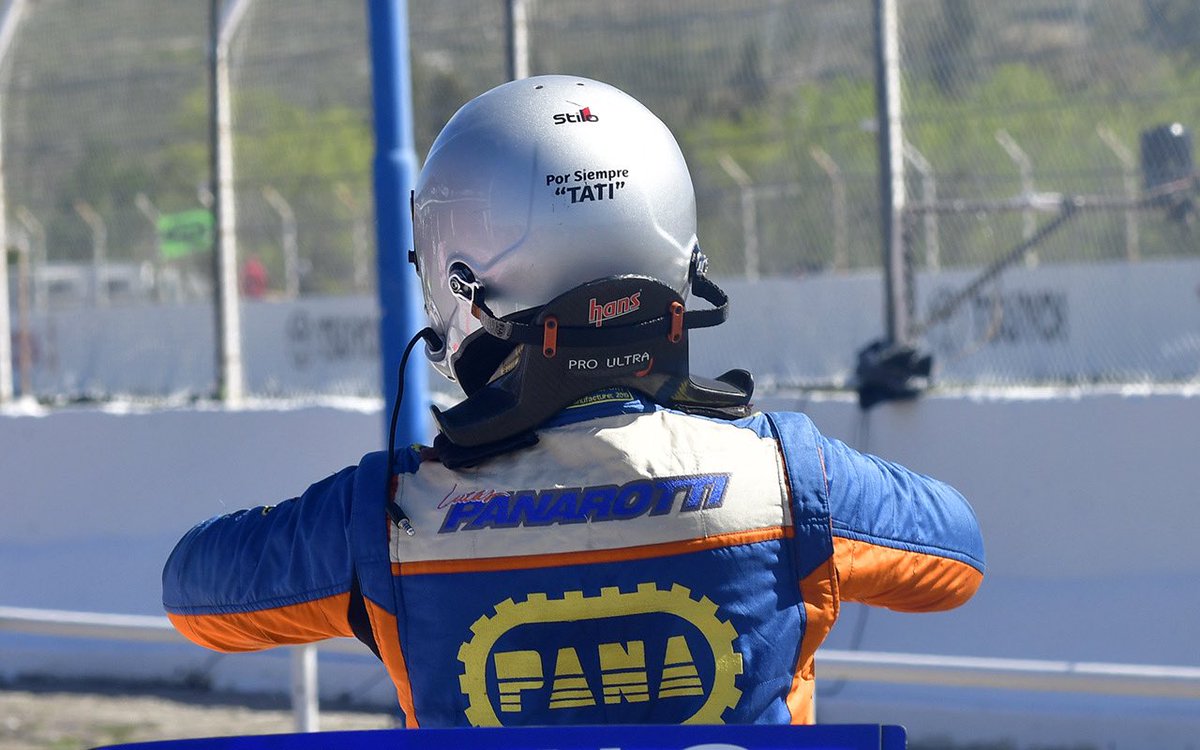 LucasPanarotti's tweet photo. 🙌🏼 Algunas del sábado en Comodoro Rivadavia junto al #PanaSport 
Un toque en la serie nos dejo sin chances en la largada, pero vamos a dar pelea en la final 💪🏼
-
#LP28 | #TCPista https://t.co/Y3KxYo1zGA