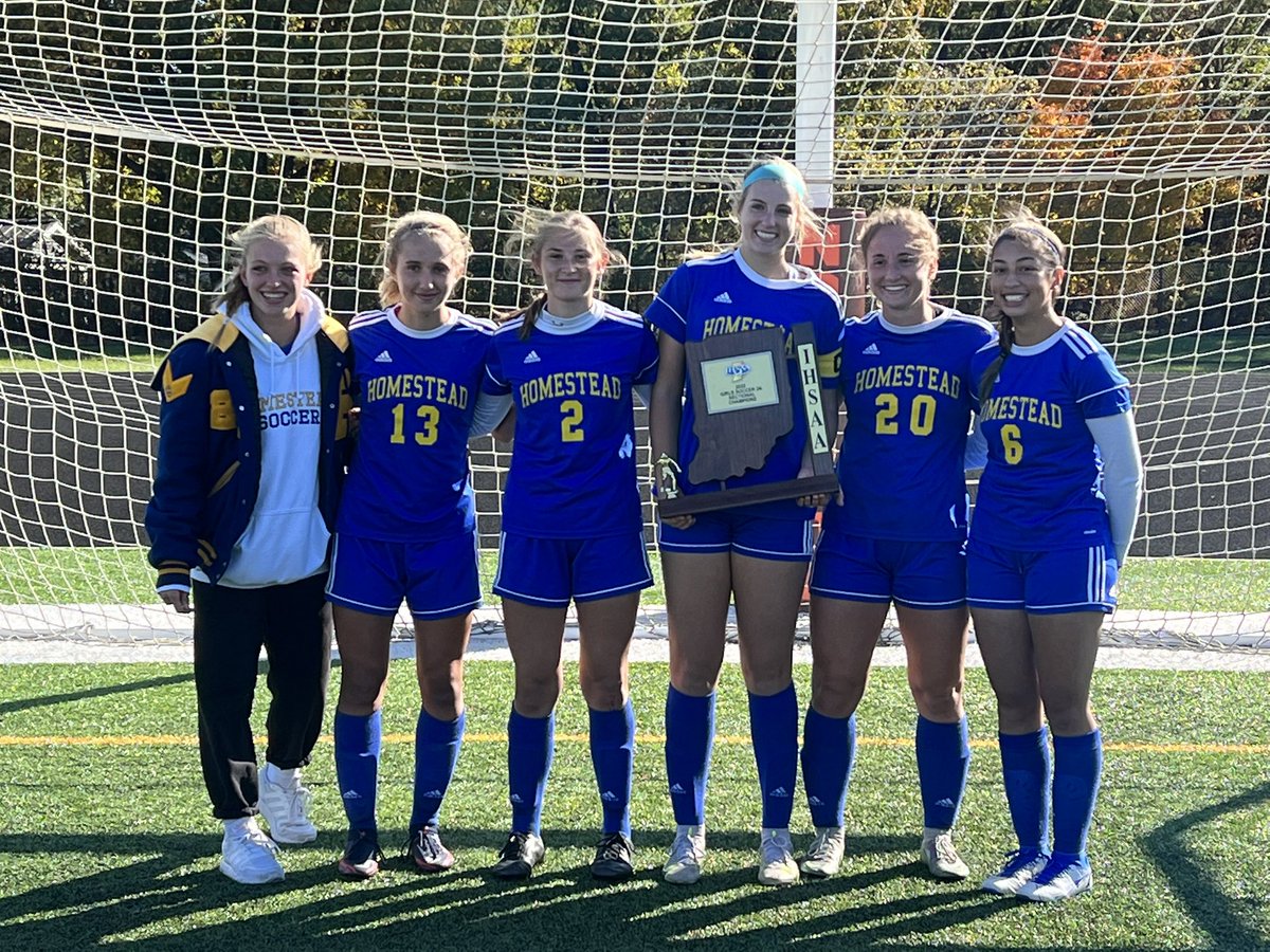 4 years and 4 Sectional titles!!! Keeping the season going. 💙💛#seniors