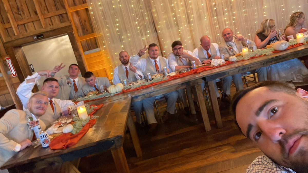 EFFL6's tweet image. EFFL Wedding Congrats Ringless @BillyMiles14