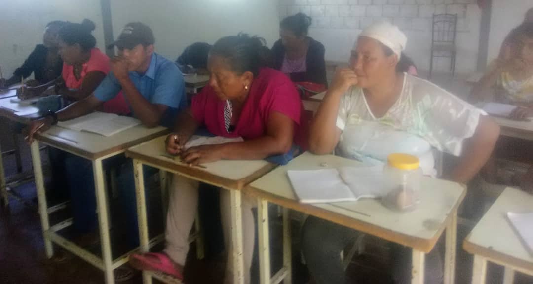 MisionrobinsonC's tweet photo. La Cañada de Urdaneta, Parroquia Andrés Bello, ambiente La Flor Bolivariana
@NicolasMaduro @dcabellor @delcyrodriguezv @_LaAvanzadora @MervinMaldonad0 @yeritzonpsuv @dorelisecheto @DamelisChavez @JacquelinePSUV @nervasanchez23 @RobinsonZulia https://t.co/9ljJY9Lmvb