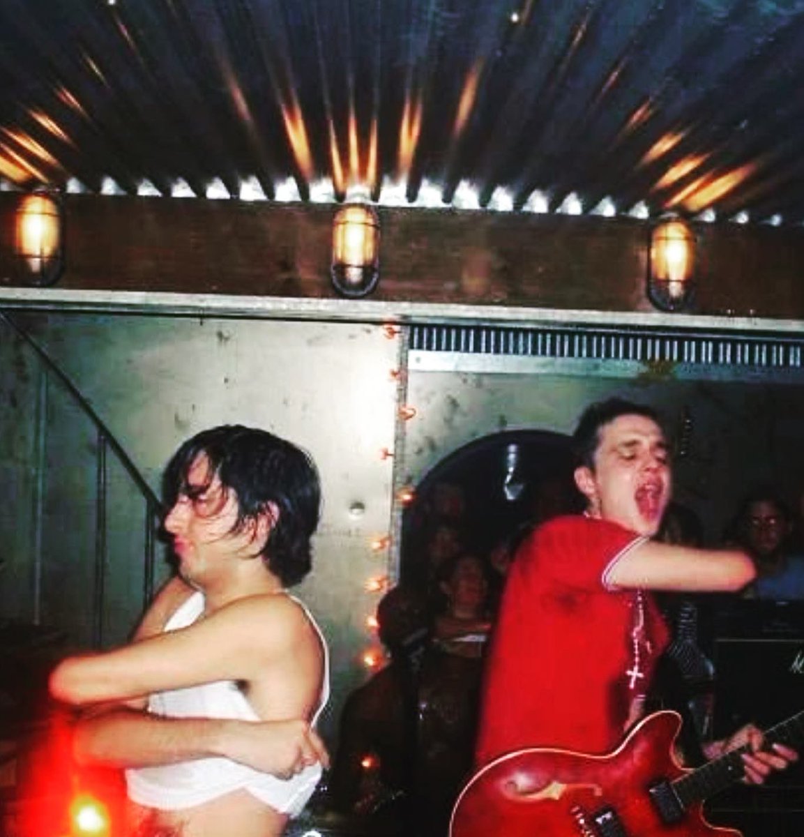 Carl Barat tweet media