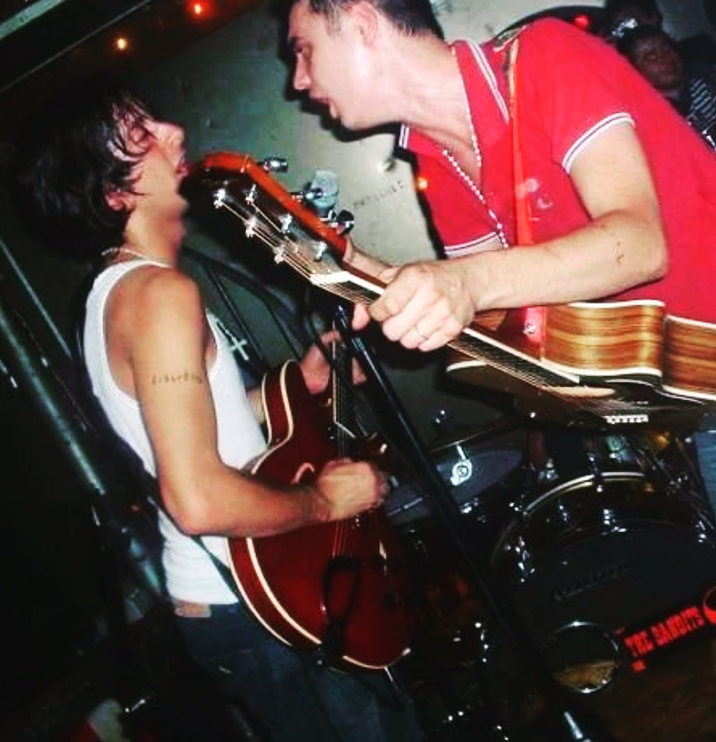 Carl Barat tweet media