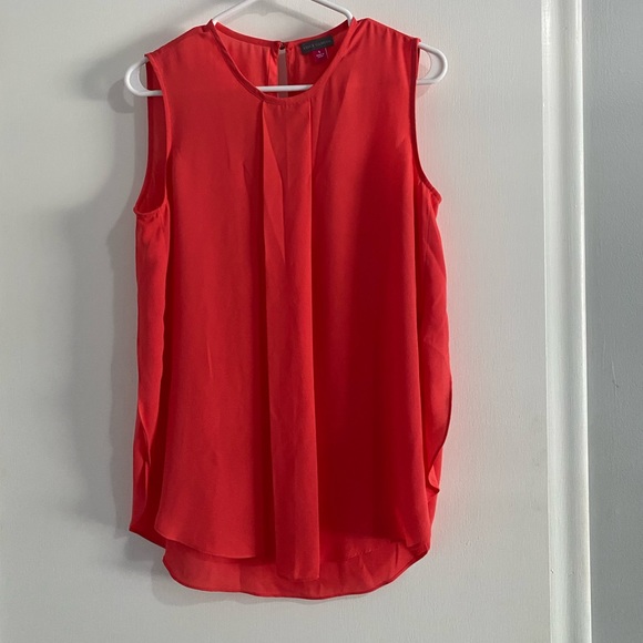SecondhandTfd's tweet photo. So good I had to share! Check out all the items I'm loving on @Poshmarkapp from @H_Casey90 #poshmark #fashion #style #shopmycloset #vincecamuto #boohoo #northcrest: https://t.co/eVZNCvTQI3 https://t.co/BjkOeX4hL5