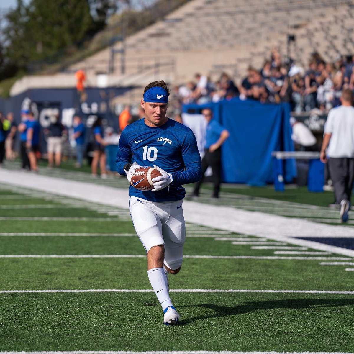 AF_Football's tweet photo. Dialed in for game time ⏰ https://t.co/b65QtWrJzX