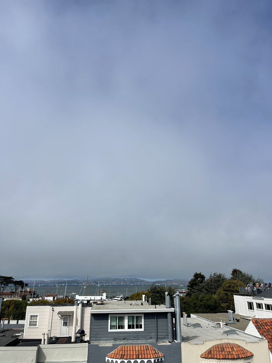 cassandra3's tweet photo. @KarlTheFog cool air show Karl https://t.co/VCNU0vd7qt