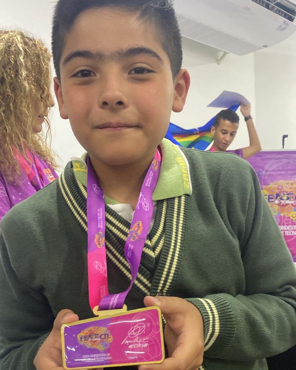 CE_Zama's tweet photo. Felicitamos a nuestro alumno Aldair Pavón por el primer lugar que obtuvo en la feria de ciencias en Brasil Fecitec, con su proyecto “El juego de la empatía”.

#SoyZamá #InnovaciónEnLaEducación #Fecitec https://t.co/VPuVUHH7Nz