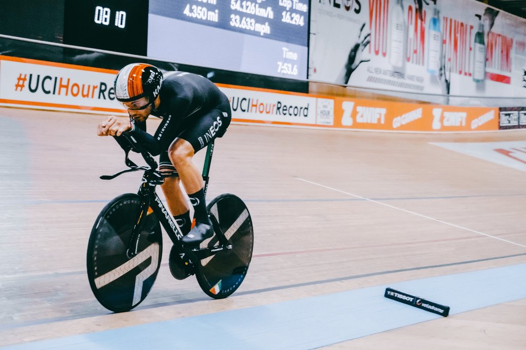 der_normal1's tweet photo. The fastest. The furthest any human has ever ridden a bicycle in an hour.
56.792km
Chapeau @GannaFilippo 👏🏻🚀🔥
#GannaTime
#UCIHourRecord https://t.co/3814keNuN7