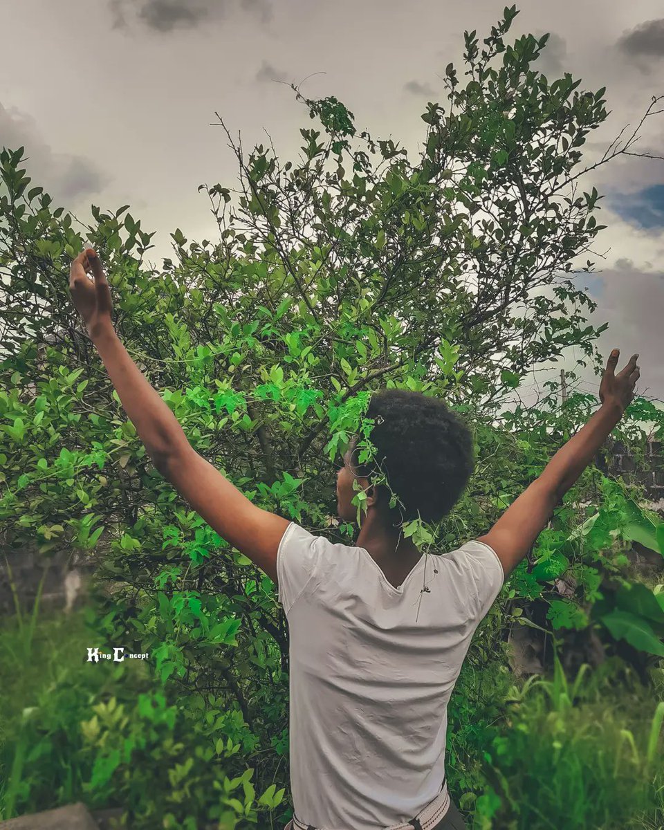 LeoPromise7's tweet photo. I had looked around me and all I saw was  I looked behind me and I saw my past.  In front of me was a future I was afraid of. ..

But then I lifted my eyes to the one who had helped me become. Yes, my help comes from the Lord!!!
#mobilephotography #CrimeanBridge https://t.co/Q7rCbpK7GY