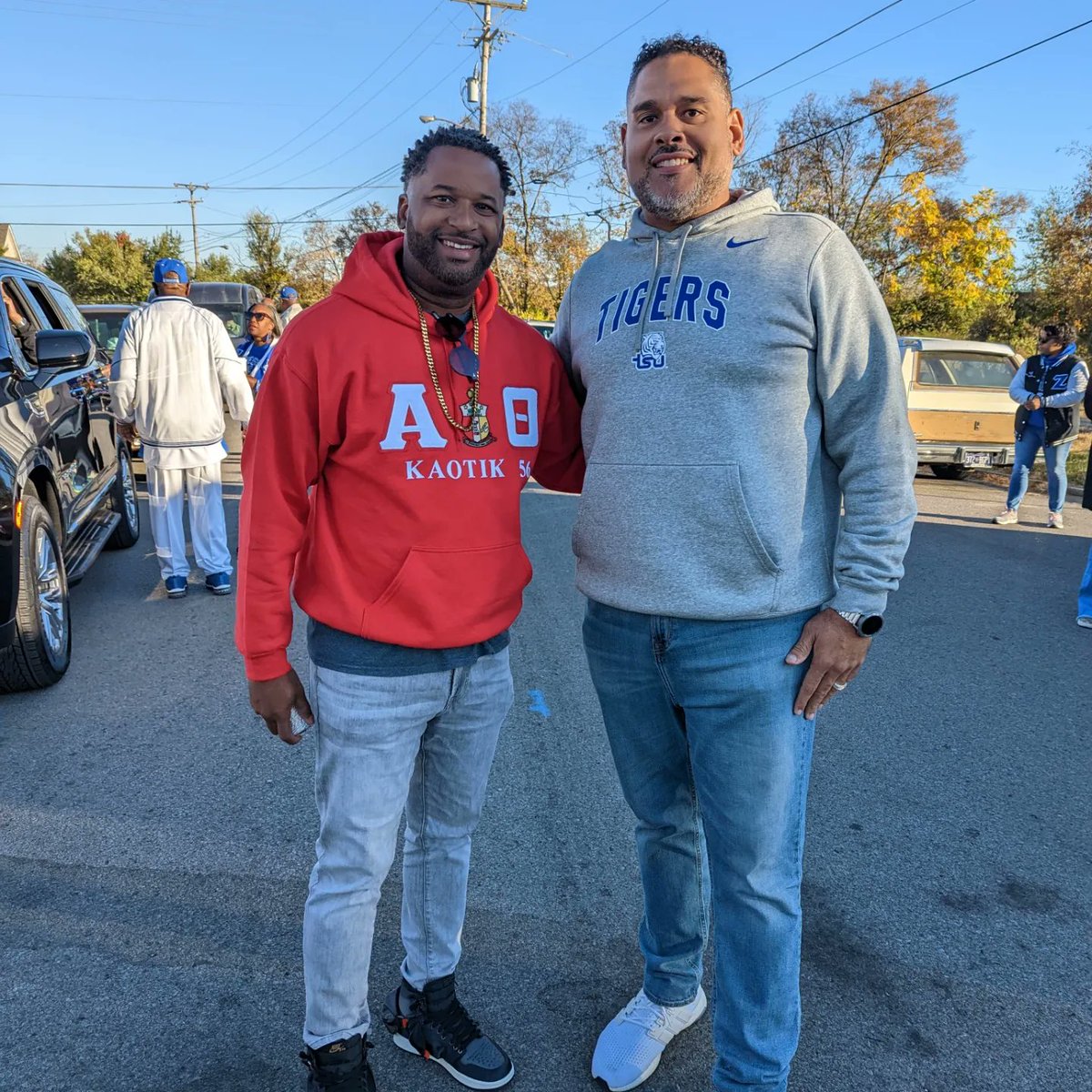 MetroCircuit's tweet photo. First @TSuede Homecoming Parade complete as The 20th Circuit Court Clerk โ๏ธ #tsuhomecoming2022 #backinstrideagain #GoBigBlue
๐๐ฏ๐ค https://t.co/4oCnHUHpPc