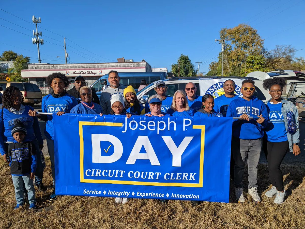 MetroCircuit's tweet photo. First @TSuede Homecoming Parade complete as The 20th Circuit Court Clerk โ๏ธ #tsuhomecoming2022 #backinstrideagain #GoBigBlue
๐๐ฏ๐ค https://t.co/4oCnHUHpPc