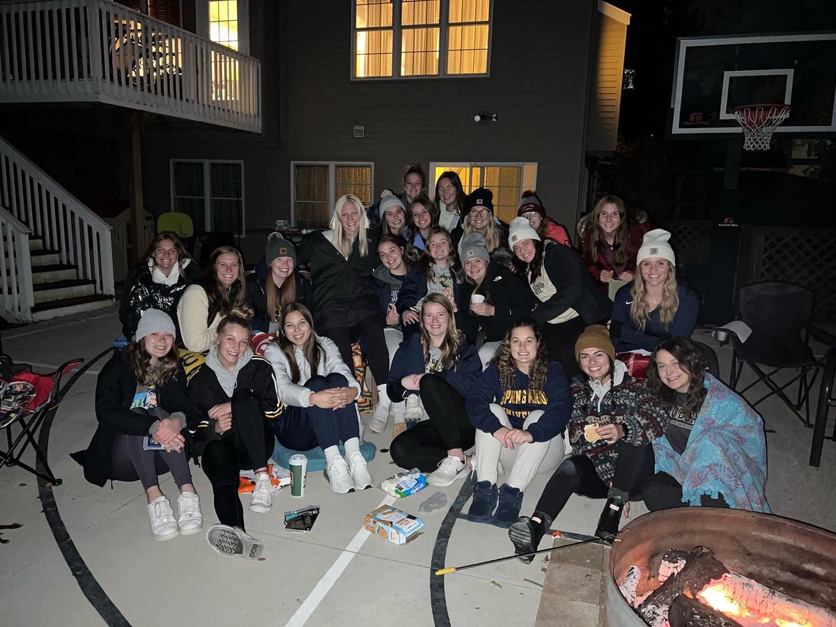 SAUCougarsWBB's tweet photo. We had an amazing team dinner, player led worship, and bonfire last night. This is truly the beginning of something special! #JOY #UBUNTU @CoachAl_Scott @iamtwillis https://t.co/ih5yC27tF2
