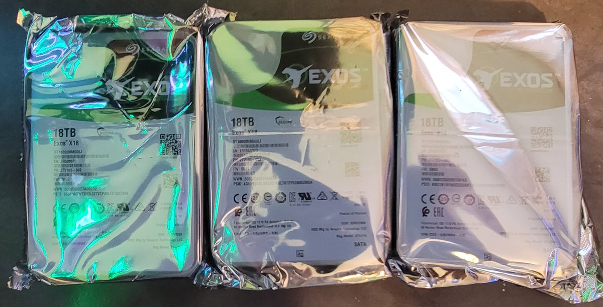 FiendStudios's tweet photo. 3 more #Seagate 18TiB #HDDs are going in the #Chia #Plotter tonight. It took 6 minutes from breaking the seal to starting the first #Plot. This should put @RPO_Crypto and I around 610TiB total #Netspace.
#Decentralized #Renewable #Energy #PassiveIncome https://t.co/VPmIXV8ulA