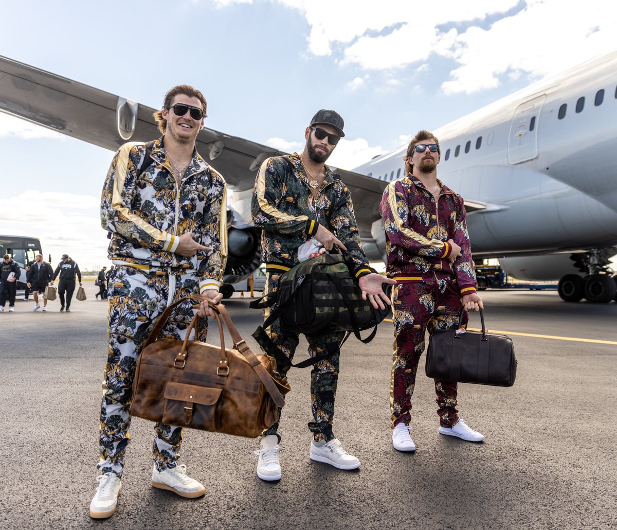 Eagles's tweet photo. SHEESHHHHH🧊

@goedert33 | @StollJack | @grcalcaterra 

#PHIvsAZ | #FlyEaglesFly https://t.co/RbQkQcZGBX