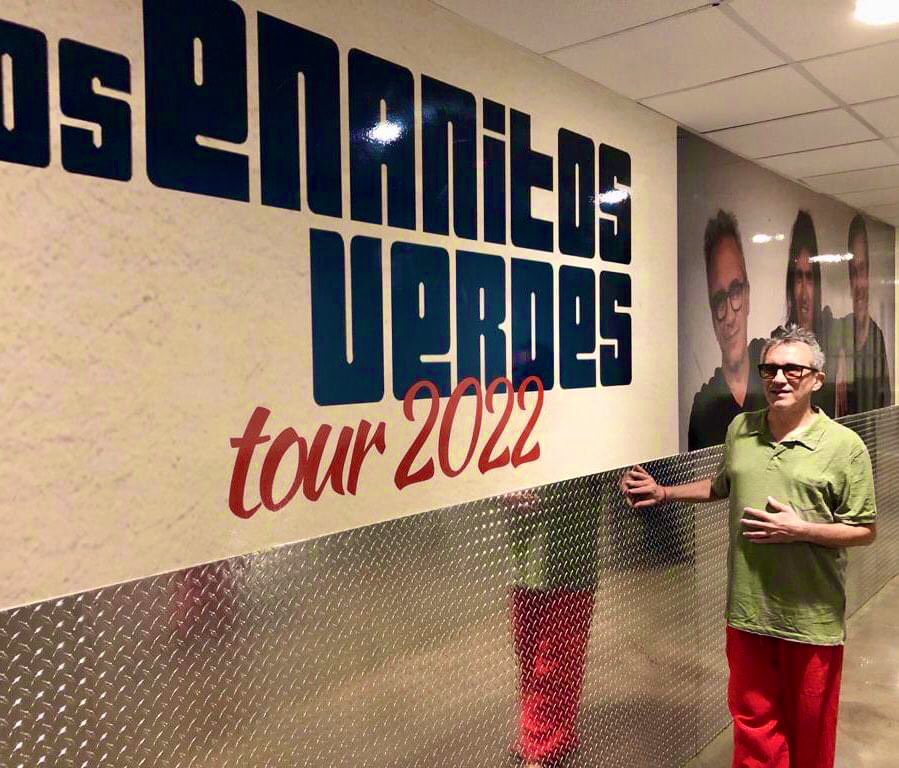 A un mes de tu partida … el vacío es enorme, se te extraña mucho !!! 
Siempre en nuestro ❤️🎶✨

#marcianocantero #marciano #EV #EnanitosVerdes #marcianoeterno