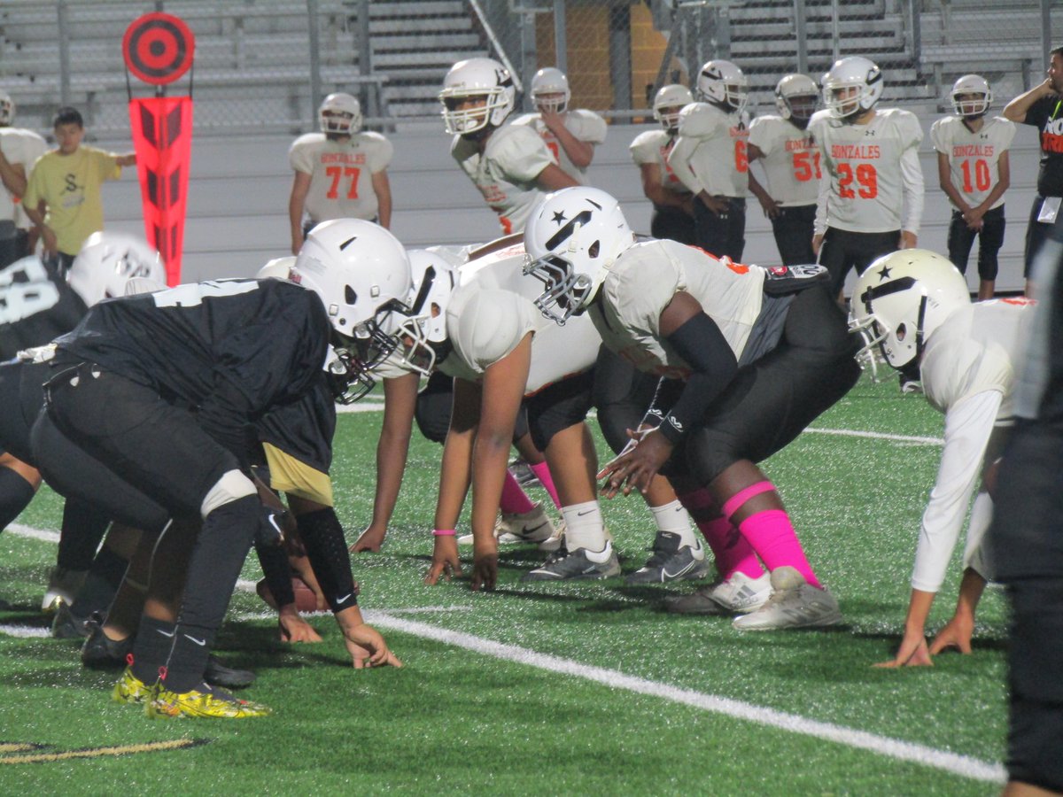 JBMSBoys's tweet photo. Here are some great shots of our 8th Grade Football team in action this past week. S/O to @JBMSYearbook1 for the great photos. https://t.co/5et0tWWeAs