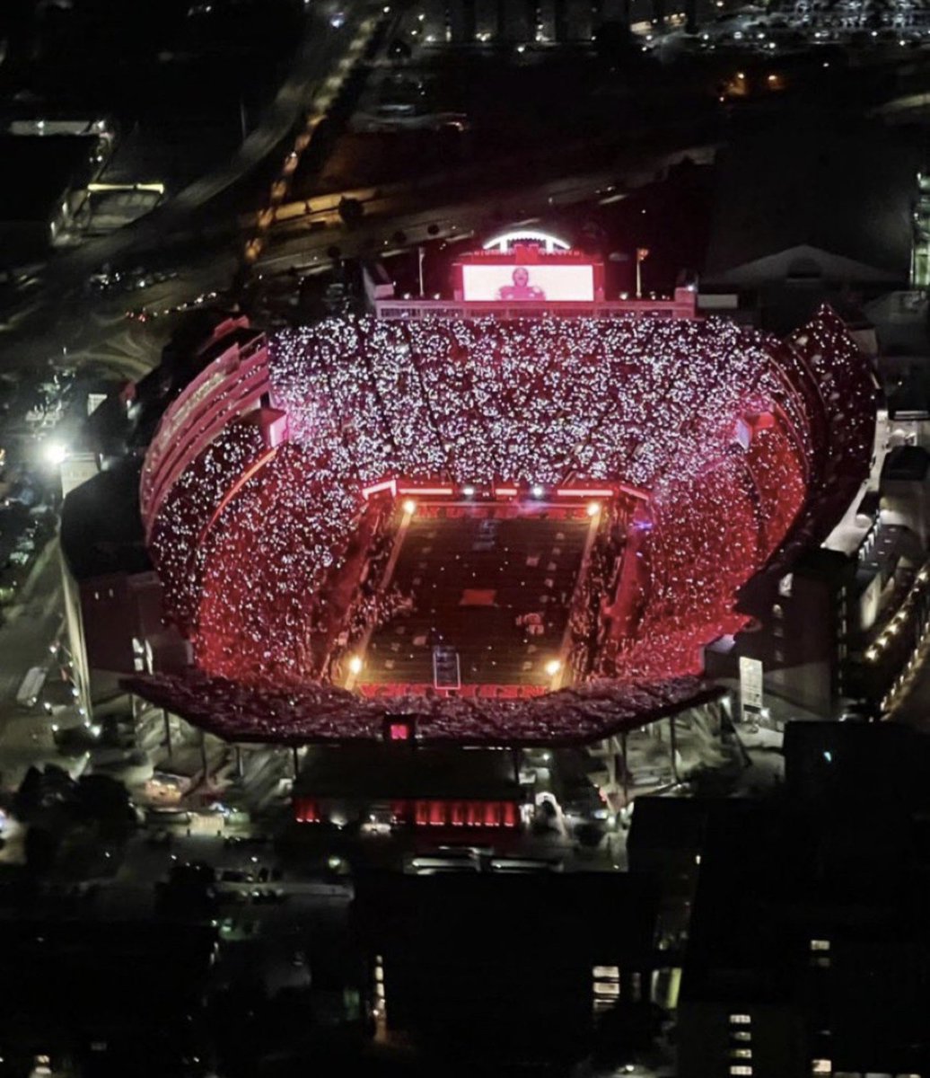 How UCLA fans support their 5-0 Bruins in a Top 25 matchup vs how Nebraska fans support their 1-3 Huskers vs unranked Indiana