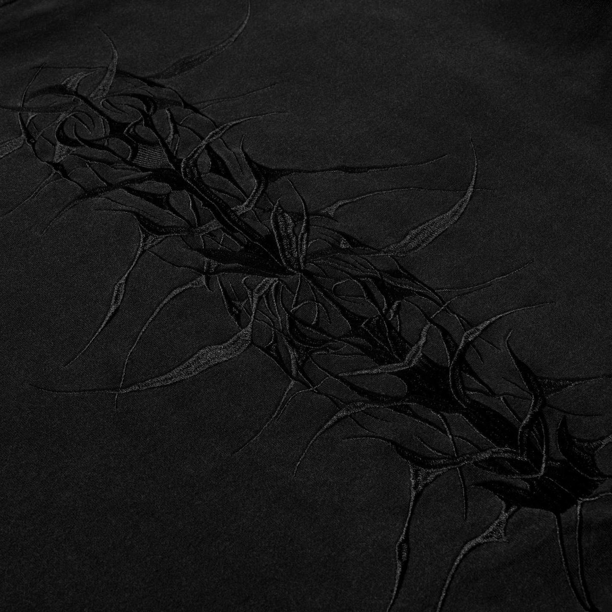 shopcurse's tweet photo. “spinal” double layer t-shirt
OCTOBER 21ST @ [4PM PST / 7PM EST]
⁃Full Embroidery Details On Upper Chest, Back and Sleeves
⁃Aged Black
⁃12oz Heavyweight Garment
⁃Fully Cut &amp; Sewn
⁃True To Size, Size Up For Oversized Fit https://t.co/uZSeJUg4Ig