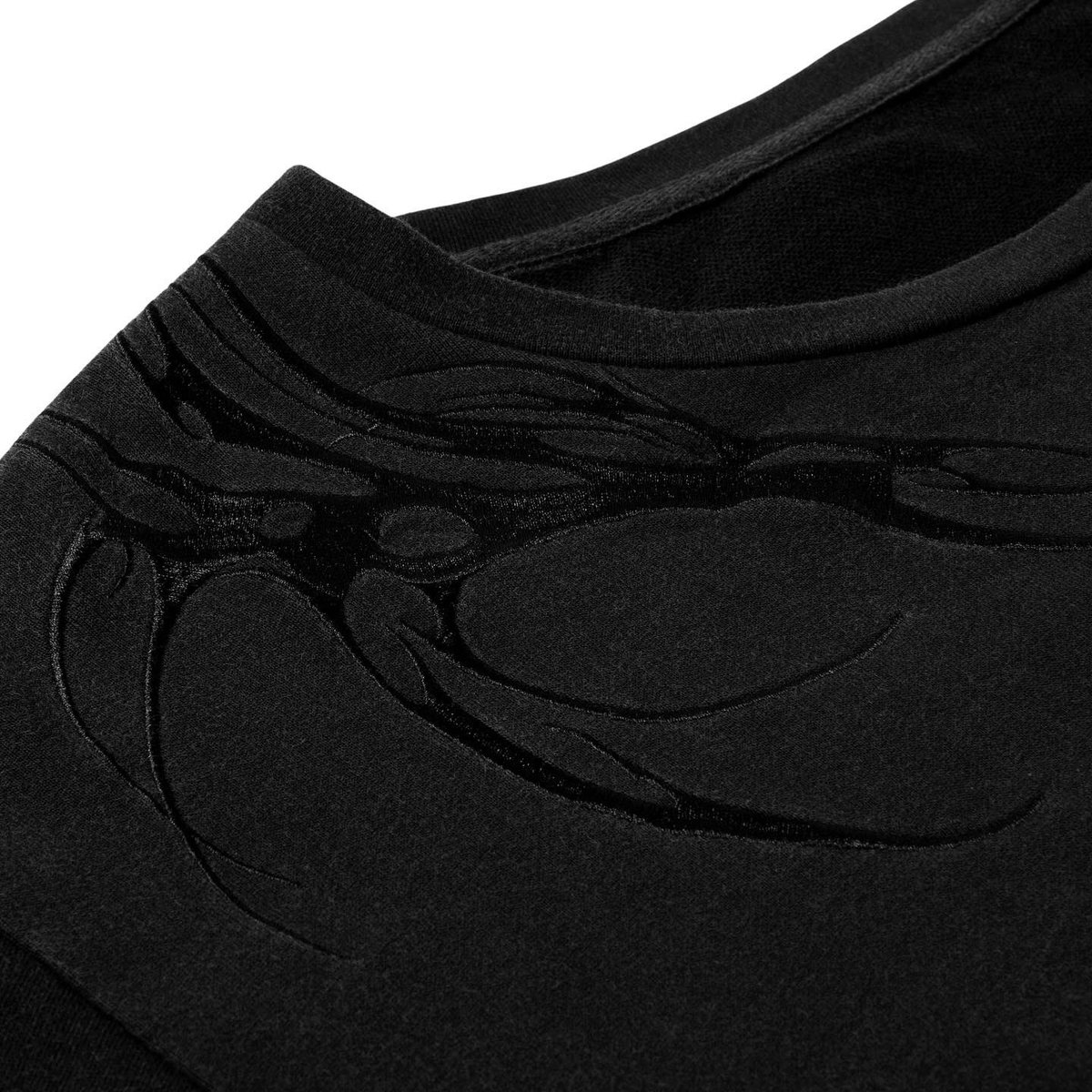 shopcurse's tweet photo. “spinal” double layer t-shirt
OCTOBER 21ST @ [4PM PST / 7PM EST]
⁃Full Embroidery Details On Upper Chest, Back and Sleeves
⁃Aged Black
⁃12oz Heavyweight Garment
⁃Fully Cut &amp; Sewn
⁃True To Size, Size Up For Oversized Fit https://t.co/uZSeJUg4Ig