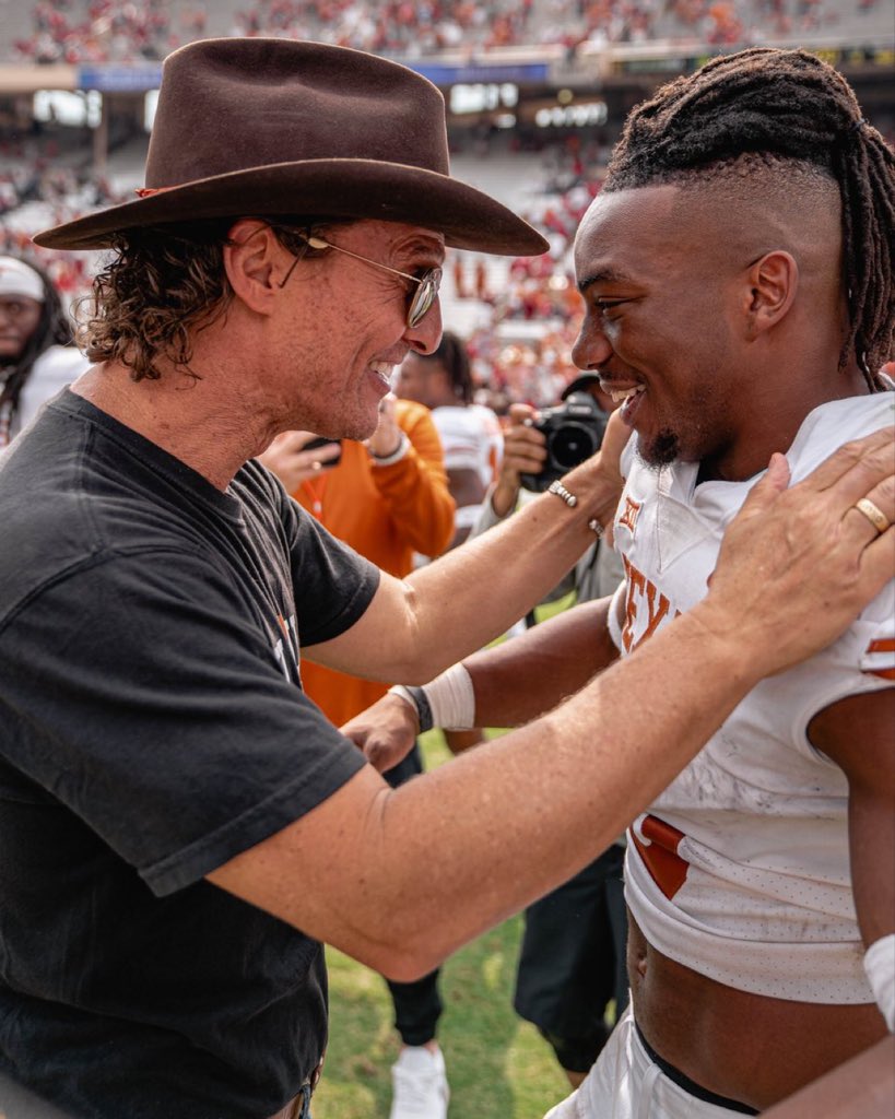 This pic tho …

Texas is different. 🤘🏼