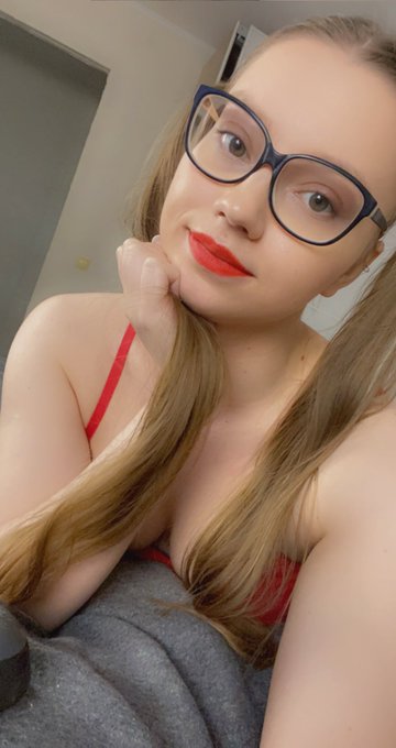 It&rsquo;s so boring to stream in empty room 😑 @cbupdatenews https://t.co/n4GWjiLj0Y<a class="tags" target="_blank" title="On Twitter" href="/?out=eyJ0eXAiOiJKV1QiLCJhbGciOiJIUzUxMiJ9.eyJpYXQiOjE3MjI1OTUzNzEsImlzcyI6InR3cG9ybnN0YXJzLmNvbSIsIm5iZiI6MTcyMjU5NTM3MSwiZXhwIjoxNzU0MTMxMzcxLCJyZWRpcmVjdF91cmwiOiJodHRwczovL3R3aXR0ZXIuY29tL2NidXBkYXRlbmV3cyJ9.qzdHe8KK1Ayii0KeTgLQzrqTjd47fI_PfjQO7nLZRpVtwgls9BU43b9b3GCkVP2K6k4Mbi9swSSpGXxRgi-9eg">@cbupdatenews</a>