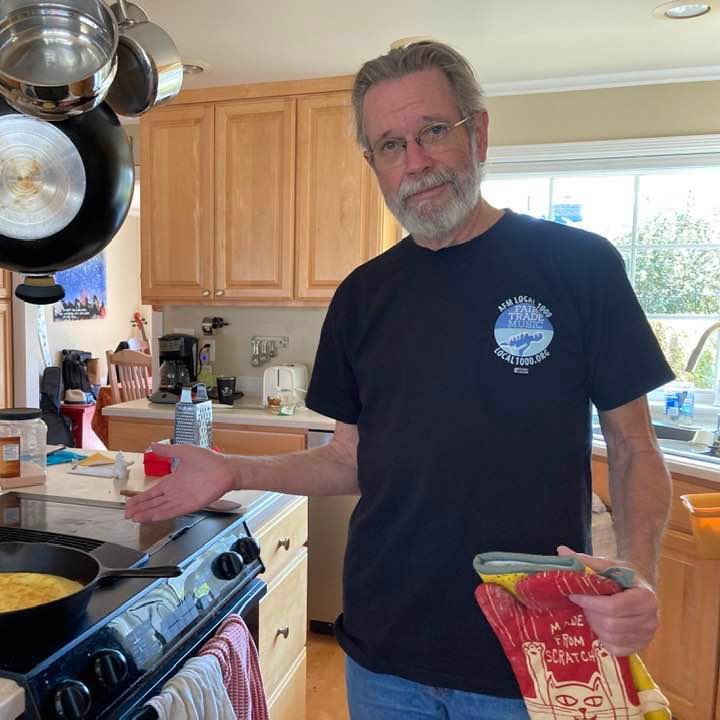We'll be at <a href="/folkmusicon/">Folk Canada</a> next week! We'll have all of our Fair Trade Music shirts, stickers, guitar picks and lots of info about us and our Fair Trade music campaign! Here is former prez and founding member John O'Connor showing off the latest in #Union fashion