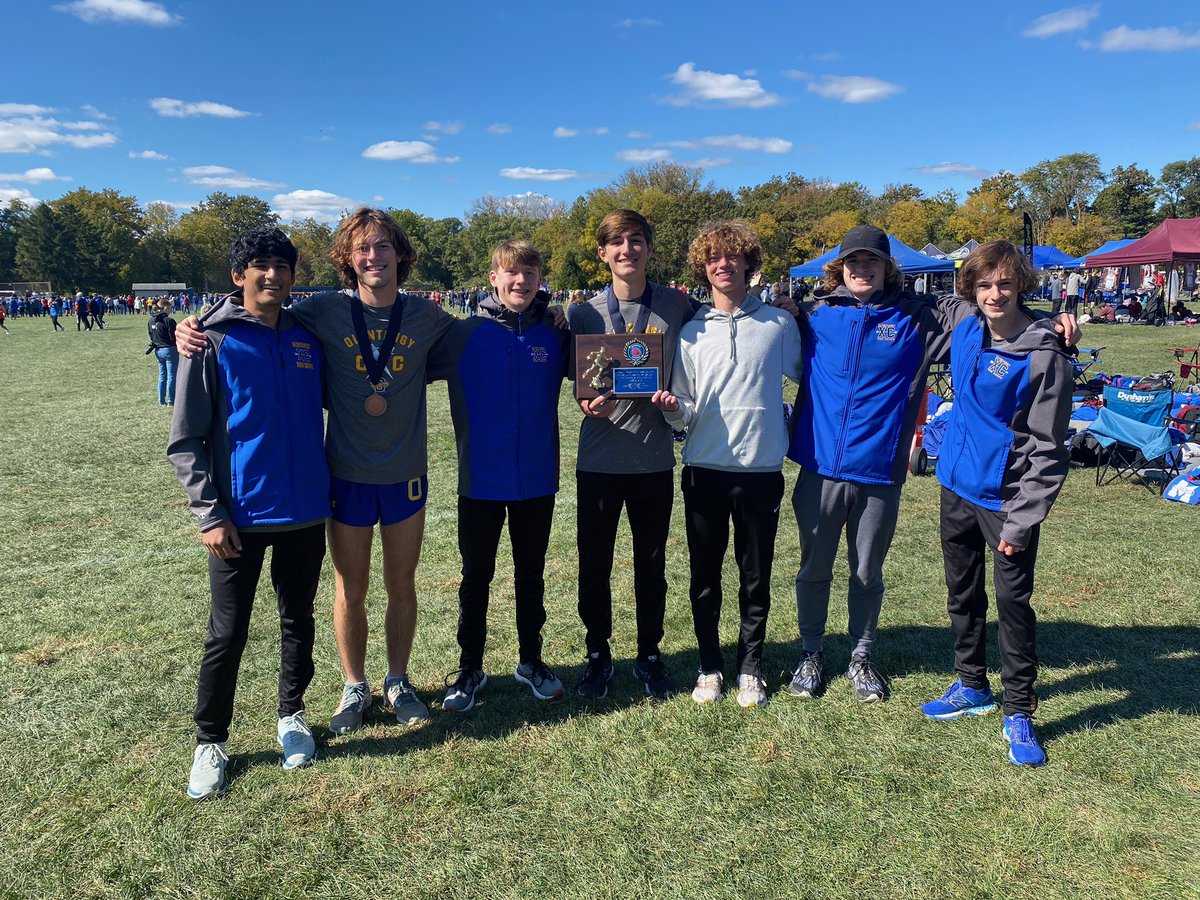 OHSRunBrave's tweet photo. Great job today RunBraves finishing 3rd place with many RunBrave team members Running their best times! @OHSathletics @RGOHSPrincipal @ap_tfedak https://t.co/hkQ5npjIER