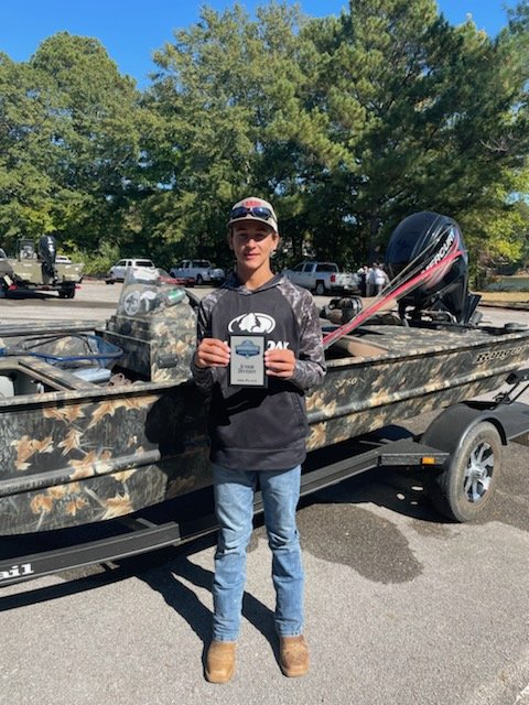 GWaveFishing's tweet photo. We had two teams fish the B.A.S.S. High School Nation tournament this weekend on the Tenn-Tom Waterway. Braiden Towery and Isaac Monroe placed 7th in the high school division and Skip Howell placed 3rd in the junior division @TupeloMiddle @THSGoldenWave @WTHSNews https://t.co/r592JBbJc5
