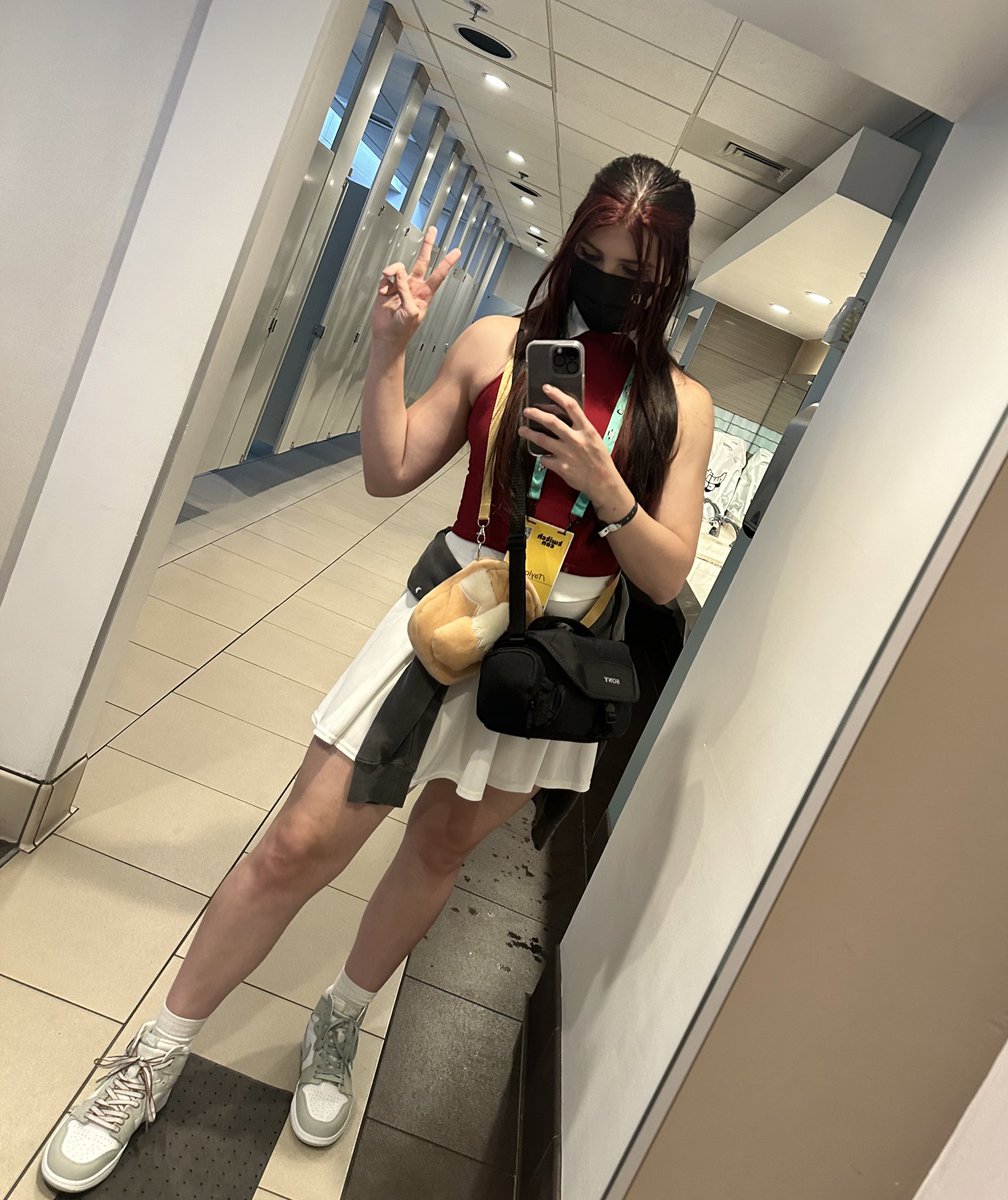 TaylorLiz 🚀 TWITCHCON on Twitter: "TWITCHCON OUTFIT DAY 2 ft @verysmolhat"