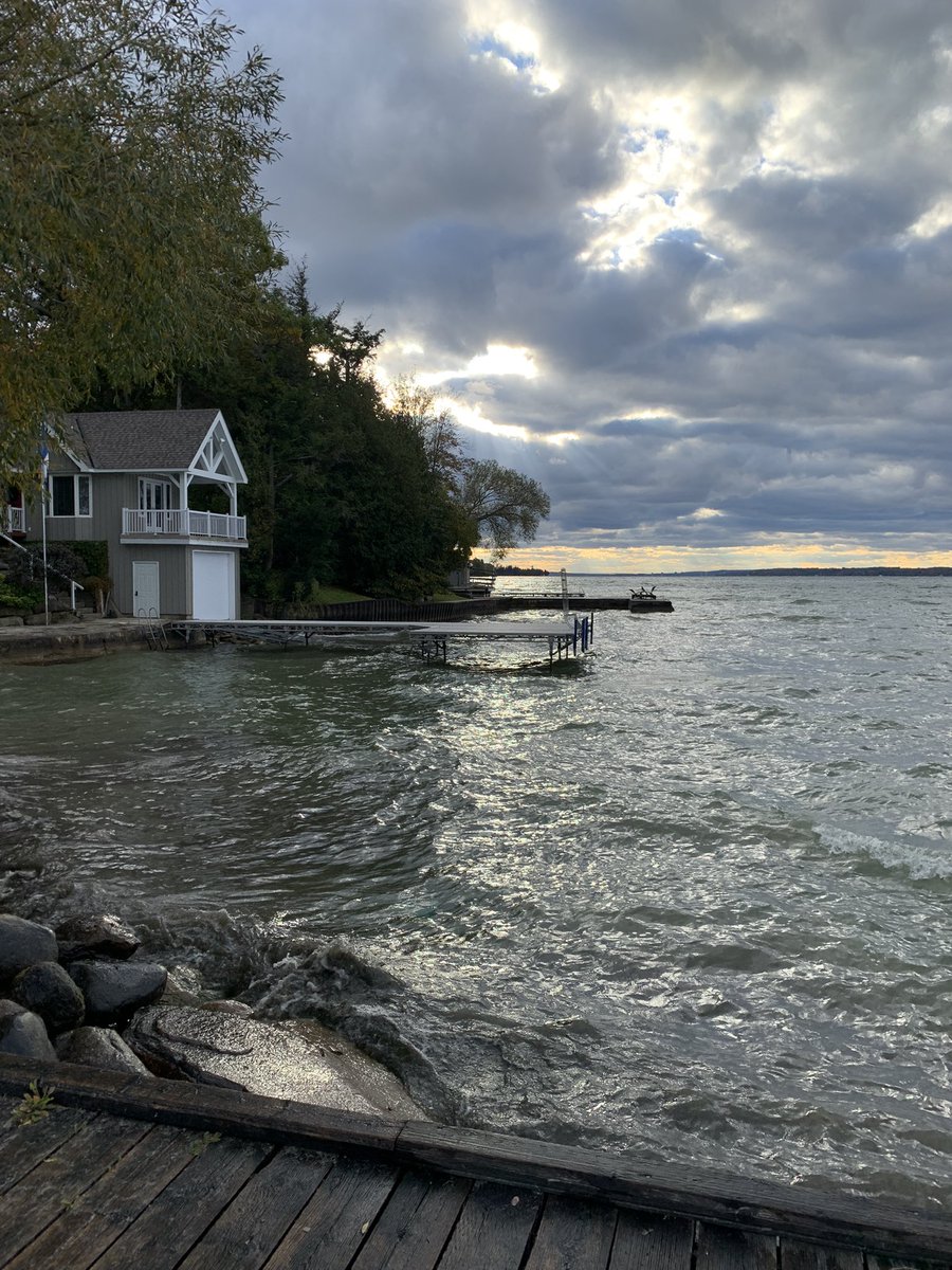 williamleopinto's tweet image. #bigbaypoint #Ontario #Canada #fall #sunsetphotography wow @uabhay @iyengarp @surwarrier @ImMoshaj @ImMoshaj @Vijay83549114 @LisaLaFlamme_ @AugustEve2012