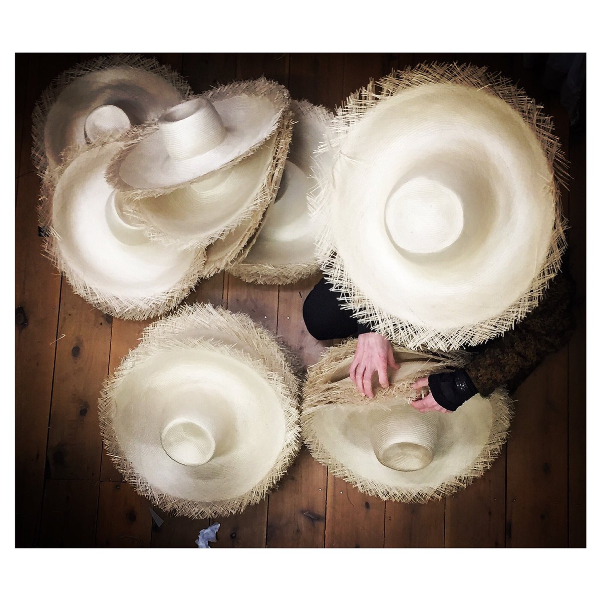 HatmakerAus's tweet photo. a prized assemblage of exceptional straws https://t.co/hkr7nIgi8u