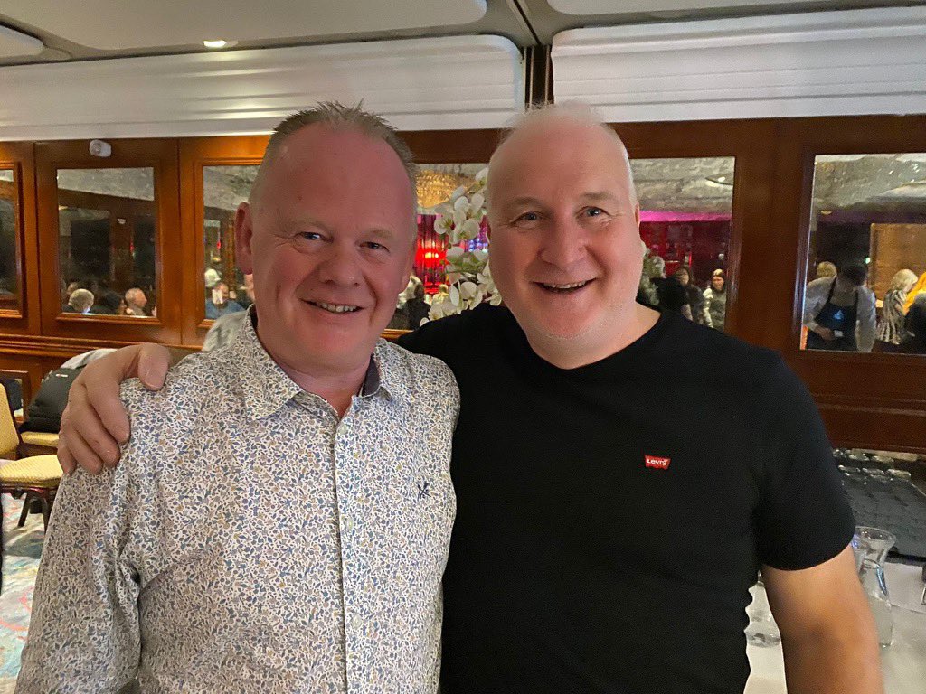 Europa Hotel Belfast filled to capacity  tonight with support for #musicagainsthomelessness 

Thanks to a huge array of our very best talent for giving up their time freely and to the overwhelming public support and generosity especially right now 

#scni

simoncommunity.org/get-involved/d…