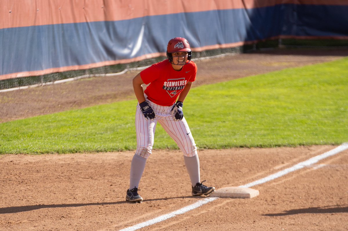 StonyBrookSB's tweet photo. Wrapped up a successful fall 6-1 with a big-time sweep today 💪

🌊🐺 x #NCAASoftball https://t.co/gkA6stJswx