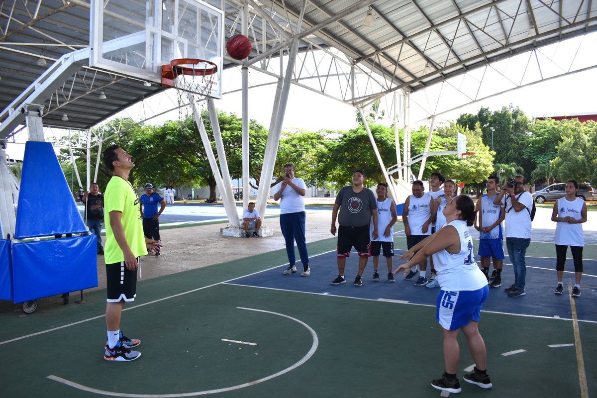IIPEDEY's tweet photo. En equipo con @IDEY_oficial, inauguramos la 1º edición de las clínicas de básquetbol #HoopCamp, en las cuales participarán del 7 al 15 de octubre niñas, niños y jóvenes con #discapacidad de la mano de entrenadores de EE.UU. para fortalecer la #inclusión a través del deporte. https://t.co/dRqa6UXOy8