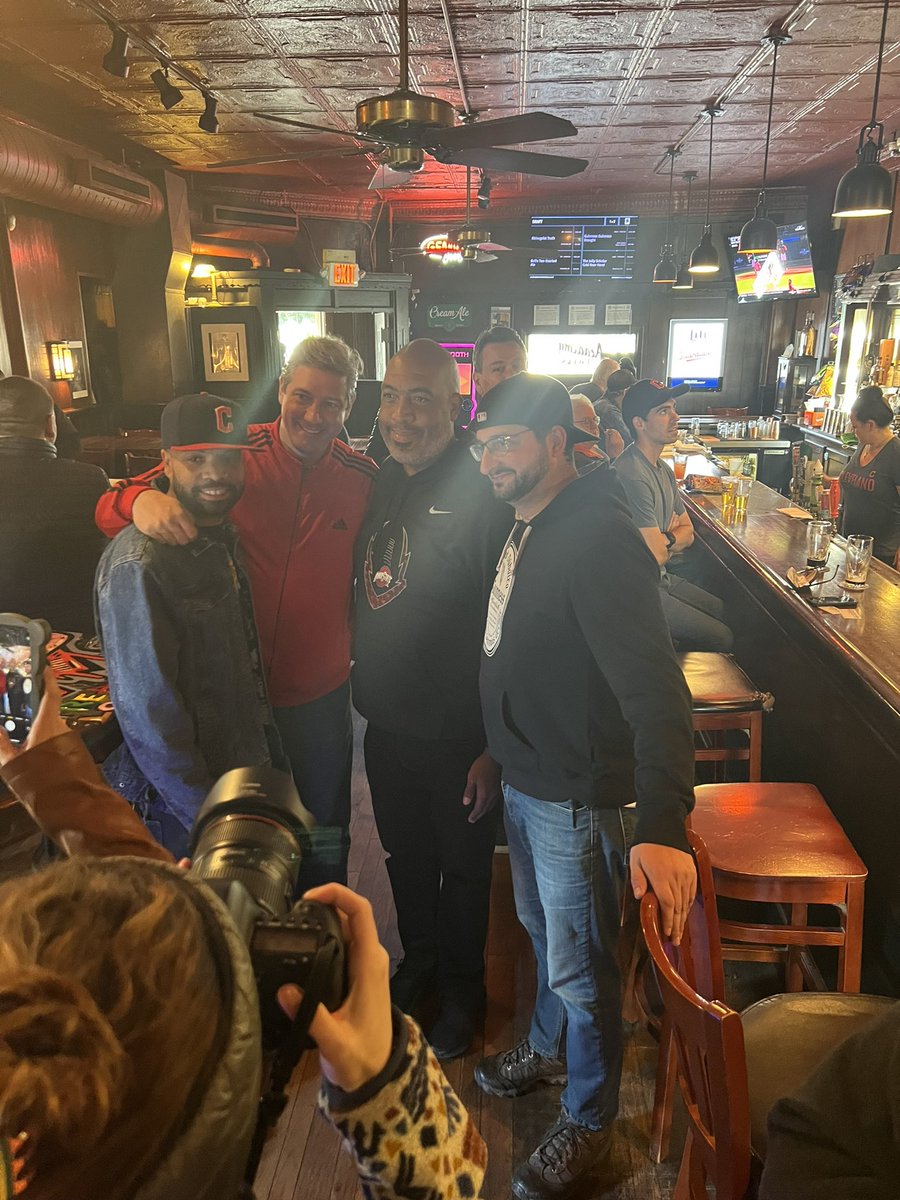 Griff4CLE6's tweet photo. A winning Saturday! Had the chance to catch a @CleGuardians win with Congressman @TimRyan for Senate, @chrisronayne, and ward 6 residents at @AcademyTavern. Even had a surprise visit from Senator @DougJones...Lets get Tim to DC!#Iloveward6 #Ilovecle https://t.co/7uRjX1E1qO