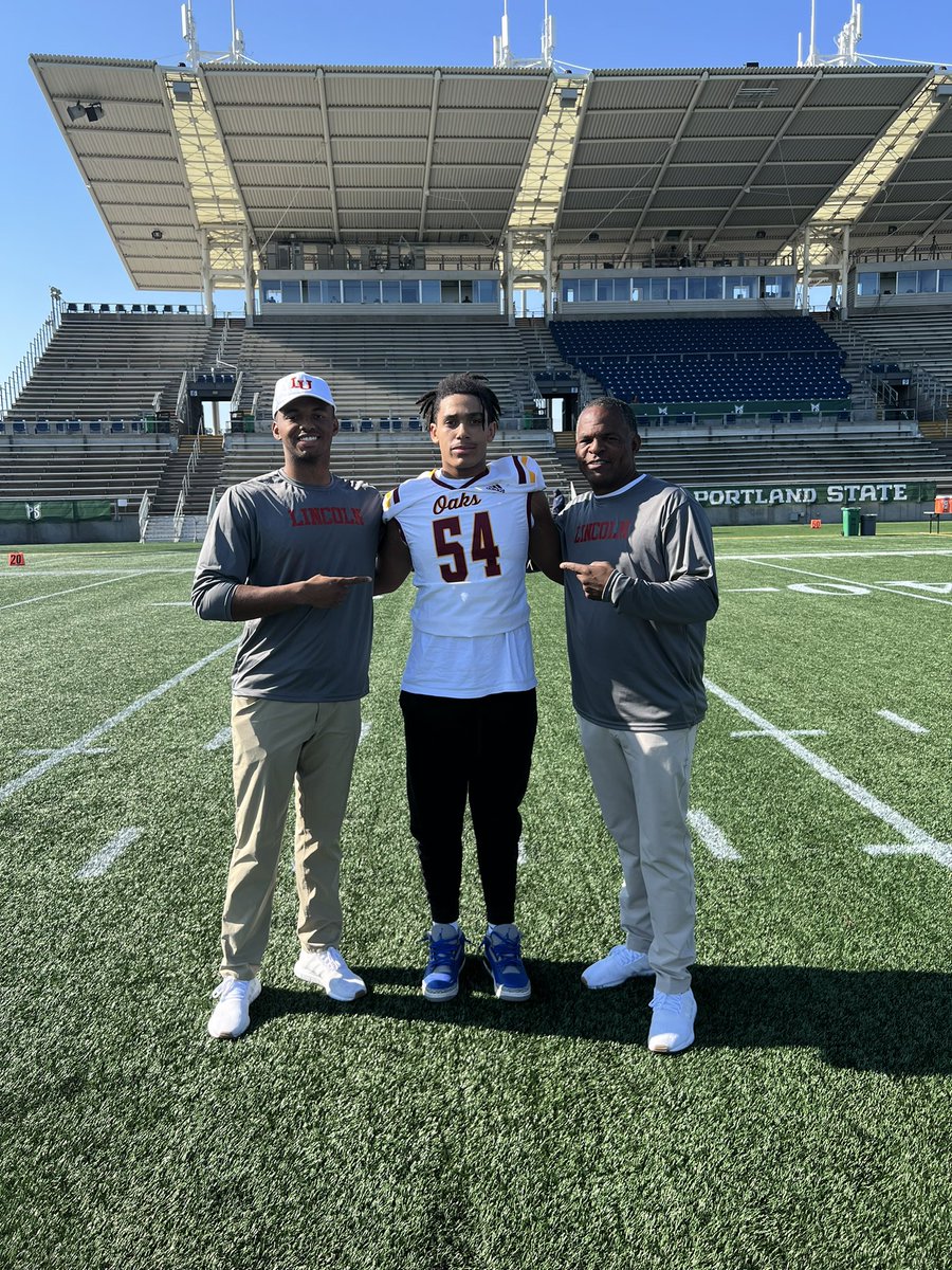 Had a blast up in Portland with the Lincoln U football team, on an unofficial. Thank you for the amazing experience ! @coachgumbs1 @Gumbs21