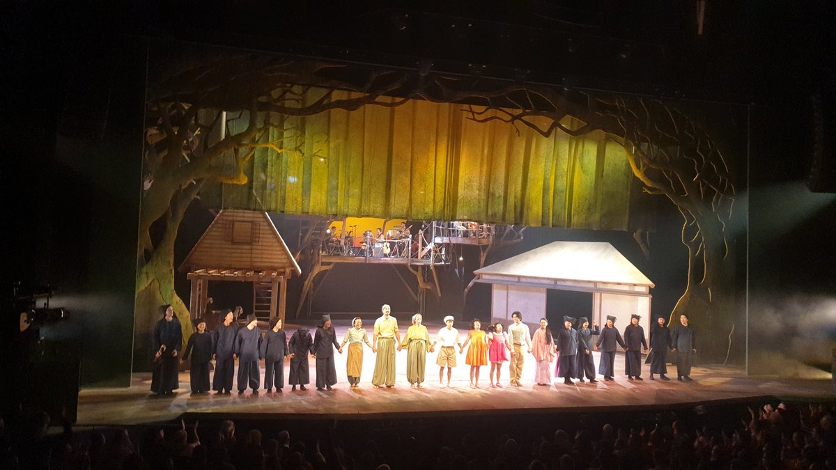Well My Neighbour Totoro was rather amazing. Was so magical, a real homage to the film with a gorgeous score to boot. And to see so many East Asian being brilliant together brought a tear to my eye. Finally we are visible
<a href="/TheRSC/">The RSC</a> <a href="/BarbicanCentre/">Barbican Centre</a> #1stpreview #MyNeighborTotoro
